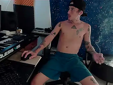 Snapshot of patrik_tattoo_ chatting on 03.12.25 patrik tattoo online show from 03.12.25