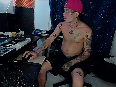 Snapshot of patrik_tattoo_ chatting on 03.18.25 patrik tattoo online show from 03.18.25