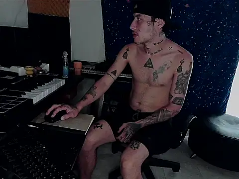 Snapshot of patrik_tattoo_ chatting on 03.18.25 patrik tattoo online show from 03.18.25