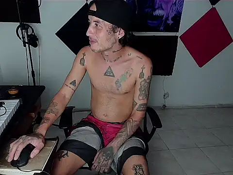 Snapshot of patrik_tattoo_ chatting on 10.17.25 patrik tattoo online show from 10.17.25