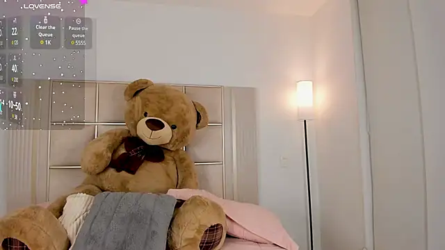 Snapshot of saraamiller_ chatting on 01.13.25 saraamiller online show from 01.13.25