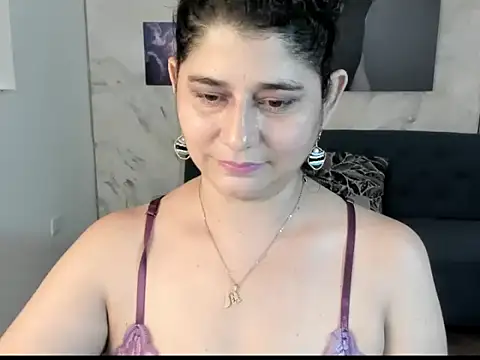 alinabozz1 online show from 06.12.26