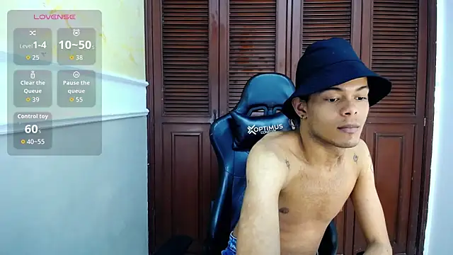 Snapshot of rose_Skinny_ chatting on 09.19.25 rose Skinny online show from 09.19.25