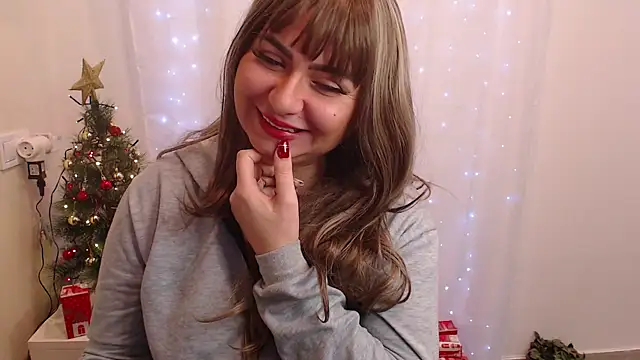 Snapshot of Genesisgems11_ chatting on 12.17.24 Genesisgems11 online show from 12.17.24