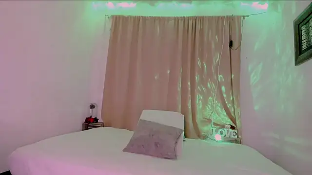 Lauu G online show from 03.18.25