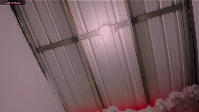 Lauu G online show from 03.18.25