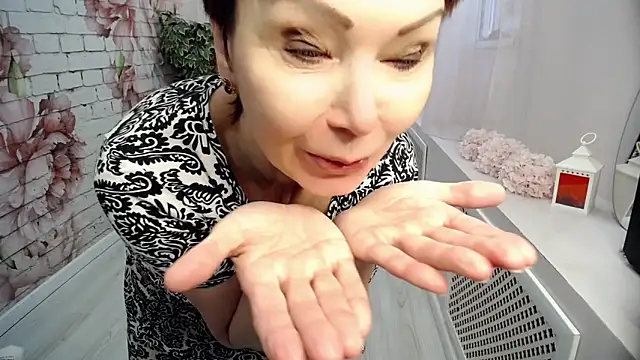 Snapshot of Cutie_Asya chatting on 04.22.26 Cutie Asya online show from 04.22.26