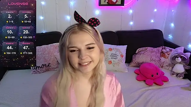 Snapshot of Kate_Legend chatting on 01.27.25 Kate Legend online show from 01.27.25