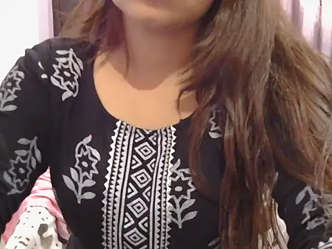 Snapshot of cutie-taara chatting on 03.12.25 cutie-taara online show from 03.12.25
