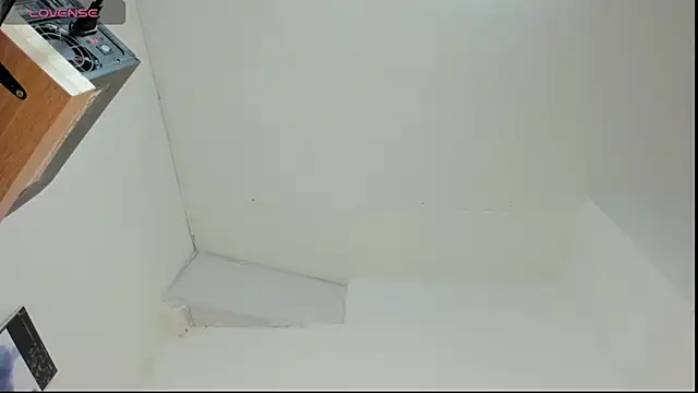 Snapshot of zulyjones chatting on 09.18.25 zulyjones online show from 09.18.25