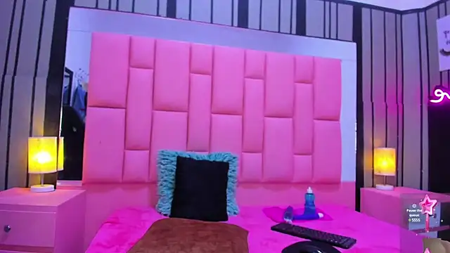 Snapshot of Brithanyslim chatting on 12.30.24 Brithanyslim online show from 12.30.24