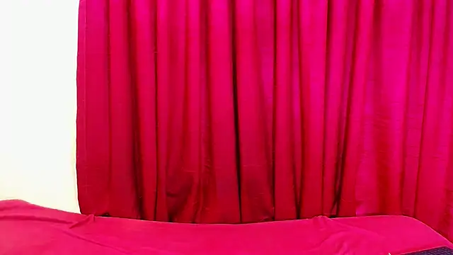 Snapshot of xSpicyQueen8x chatting on 12.18.24 xSpicyQueen8x online show from 12.18.24