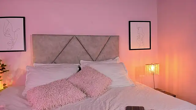 Snapshot of Emilyh_ chatting on 03.10.26 Emilyh online show from 03.10.26