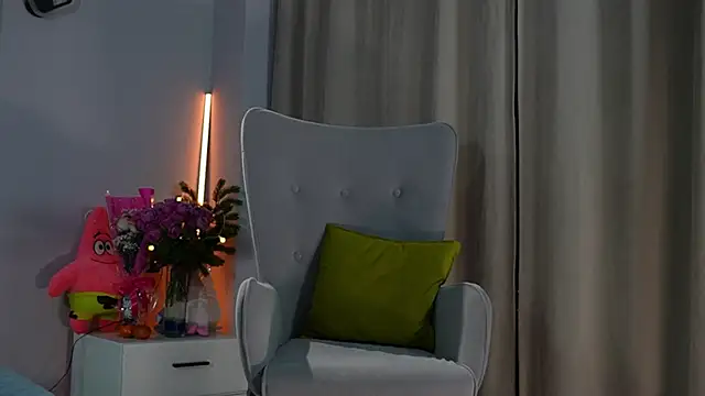 Snapshot of _Moriko_ chatting on 01.06.25 Moriko online show from 01.06.25