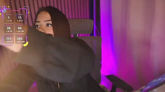 Snapshot of soffyvibes- chatting on 10.08.25 soffyvibes- online show from 10.08.25