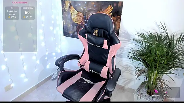 Snapshot of vioolettss chatting on 02.07.25 vioolettss online show from 02.07.25