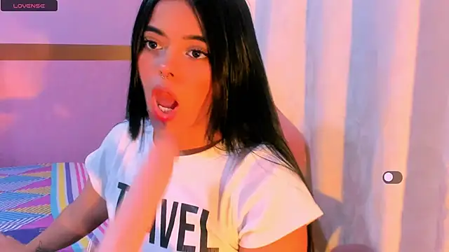 Snapshot of _18alice chatting on 12.17.24 18alice online show from 12.17.24