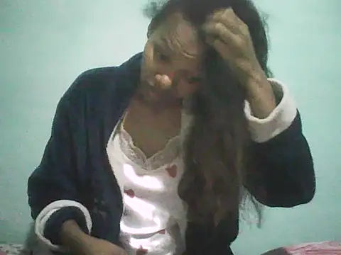 Snapshot of Antsoalie chatting on 10.09.25 Antsoalie online show from 10.09.25