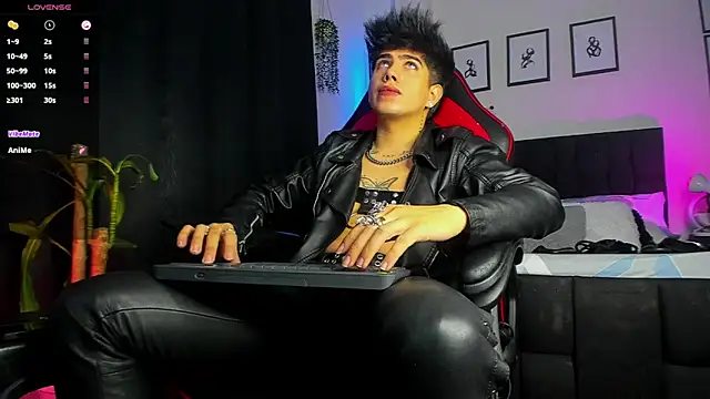 LyleBennett  online show from 07.28.26
