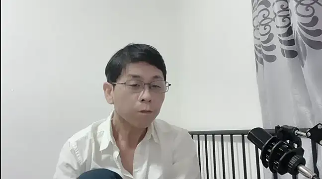 Snapshot of TGH521 chatting on 01.12.25 TGH521 online show from 01.12.25