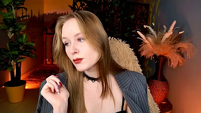 Snapshot of VivienLeeigh chatting on 04.29.26 VivienLeeigh online show from 04.29.26