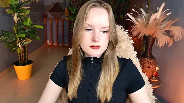 Snapshot of VivienLeeigh chatting on 05.13.26 VivienLeeigh online show from 05.13.26