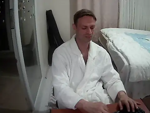 Snapshot of istanbul_32xx chatting on 05.18.26 istanbul 32xx online show from 05.18.26