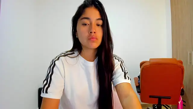 Snapshot of AriaMontgomery chatting on 04.15.26 AriaMontgomery online show from 04.15.26