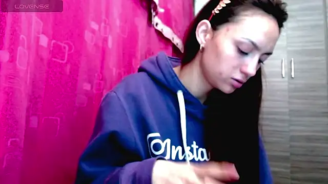 holy juli online show from 01.06.26