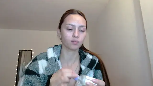 holy juli online show from 04.15.26