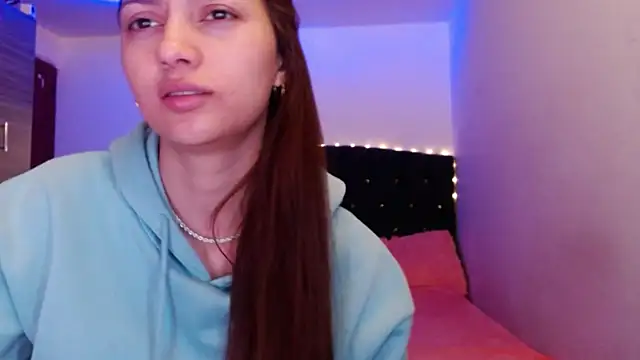holy juli online show from 05.18.26