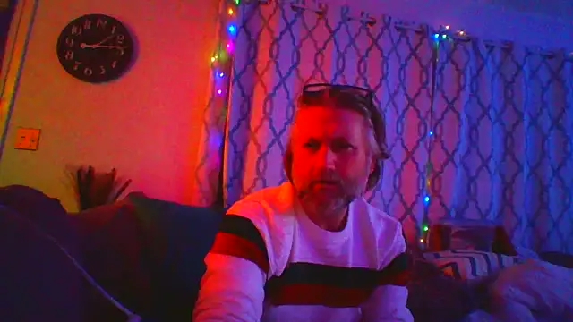 Snapshot of onlym4m chatting on 02.13.25 onlym4m online show from 02.13.25