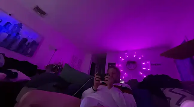 Snapshot of onlym4m chatting on 02.14.25 onlym4m online show from 02.14.25