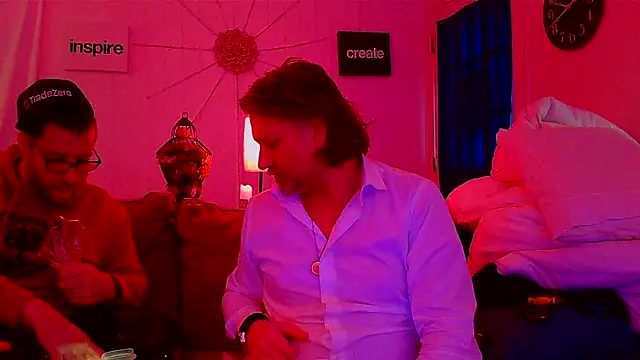 Snapshot of onlym4m chatting on 03.18.25 onlym4m online show from 03.18.25