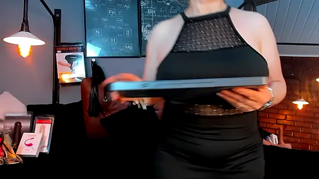 Snapshot of Samantha_mature56 chatting on 03.25.26 Samantha mature56 online show from 03.25.26