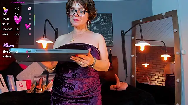 Snapshot of Samantha_mature56 chatting on 03.27.26 Samantha mature56 online show from 03.27.26