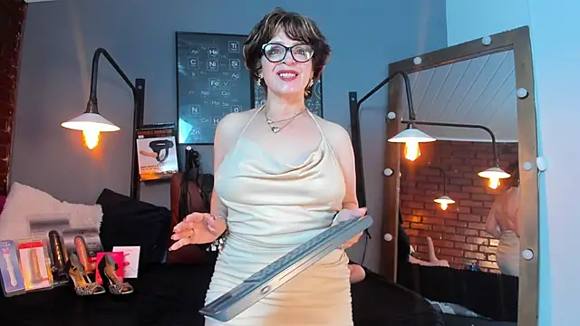 Snapshot of Samantha_mature56 chatting on 04.16.26 Samantha mature56 online show from 04.16.26