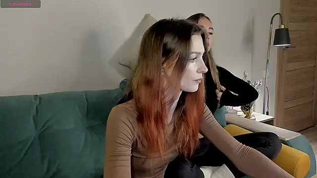 Snapshot of Fox_sky_Fox chatting on 12.12.24 Fox sky Fox online show from 12.12.24