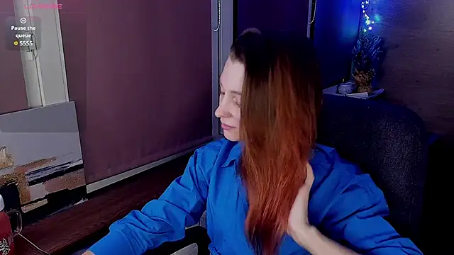 Snapshot of Fox_sky_Fox chatting on 12.20.24 Fox sky Fox online show from 12.20.24