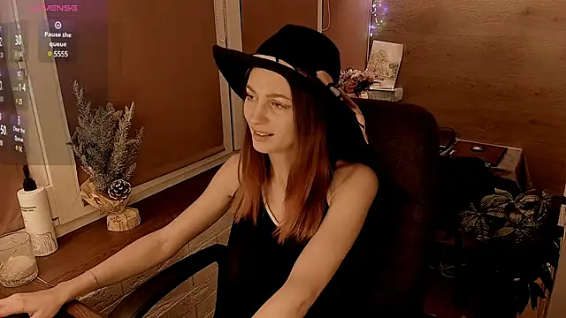 Snapshot of Fox_sky_Fox chatting on 01.13.25 Fox sky Fox online show from 01.13.25