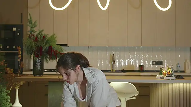 whisper of love online show from 12.16.25