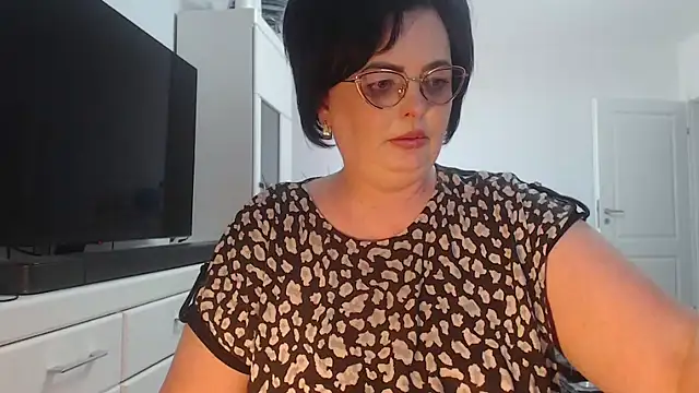 Snapshot of Amandamuller1982 chatting on 05.15.26 Amandamuller1982 online show from 05.15.26
