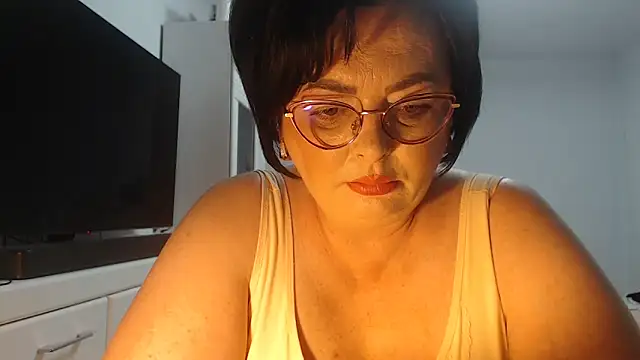 Snapshot of Amandamuller1982 chatting on 05.16.26 Amandamuller1982 online show from 05.16.26