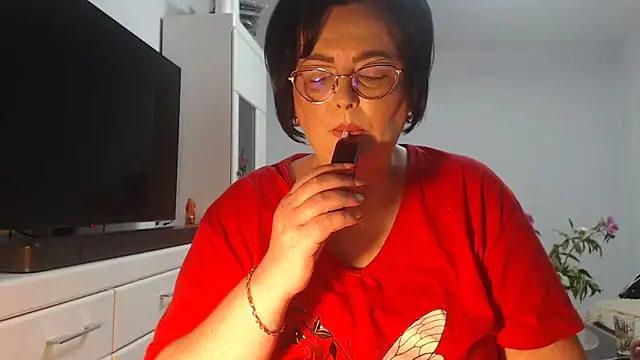 Snapshot of Amandamuller1982 chatting on 05.27.26 Amandamuller1982 online show from 05.27.26