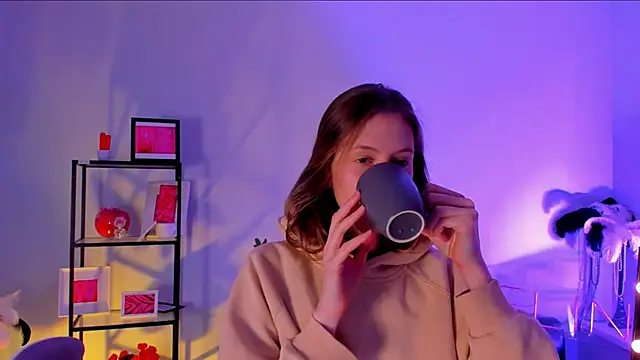 Sharon Evansi online show from 03.14.25