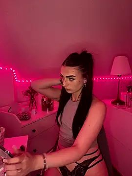 Snapshot of AdelinaAlia chatting on 09.18.25 AdelinaAlia online show from 09.18.25