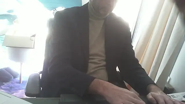 Snapshot of shyfrenchcock1 chatting on 01.17.25 shyfrenchcock1 online show from 01.17.25