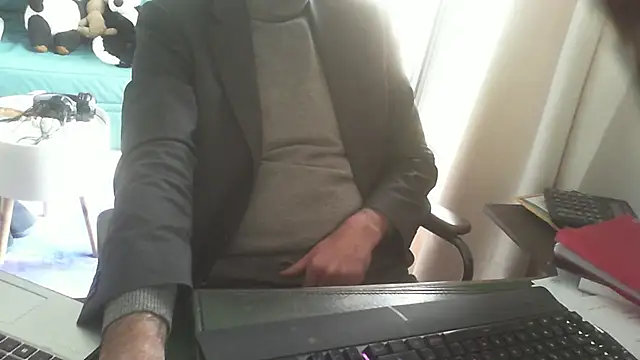 Snapshot of shyfrenchcock1 chatting on 02.10.25 shyfrenchcock1 online show from 02.10.25