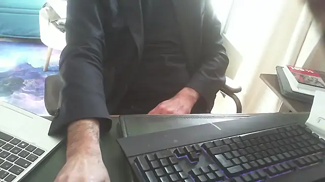 Snapshot of shyfrenchcock1 chatting on 03.21.25 shyfrenchcock1 online show from 03.21.25