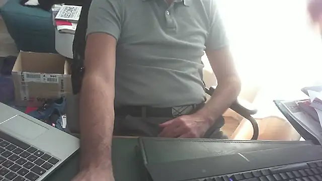 Snapshot of shyfrenchcock1 chatting on 10.06.25 shyfrenchcock1 online show from 10.06.25